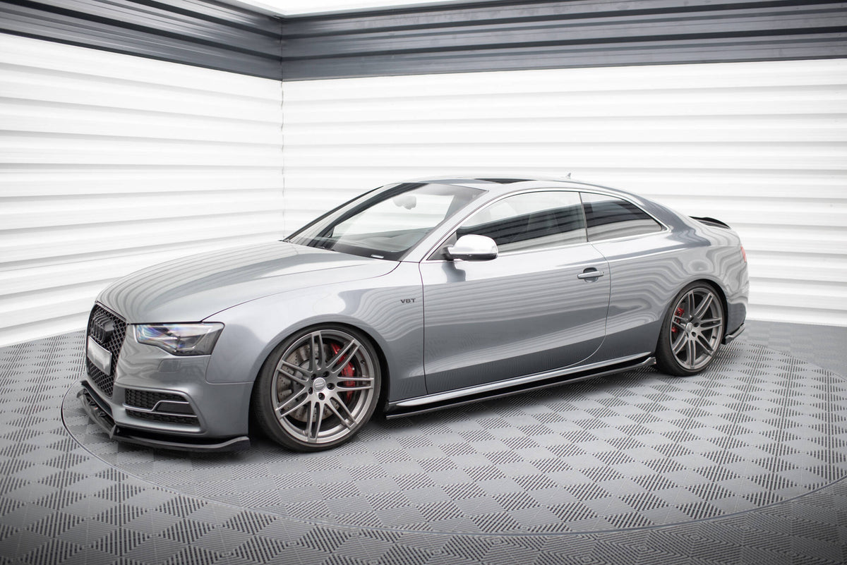 Maxton Design sideskjørt montert langs terskelen på Audi A5 S-Line Coupe 8T