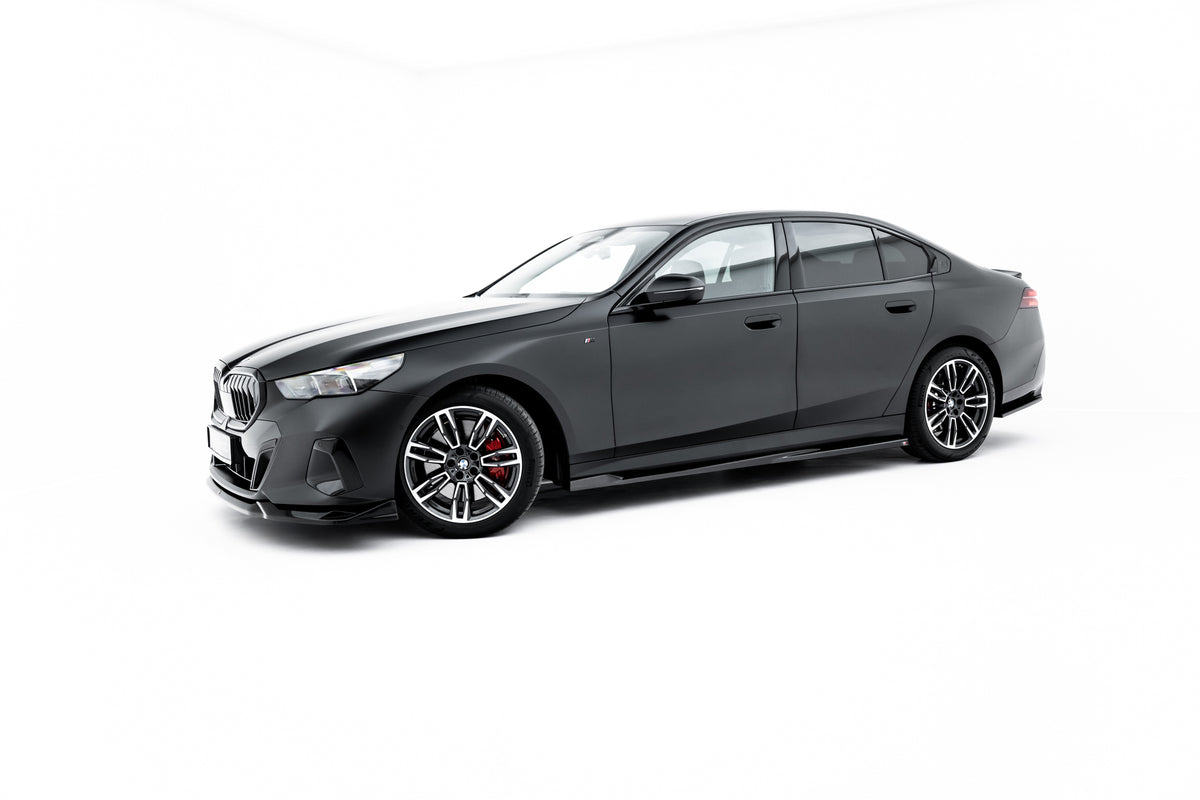 Sideskjørt BMW 5-serie G60 M-pakke V.2 – svart blank ABS-plast, sett forfra