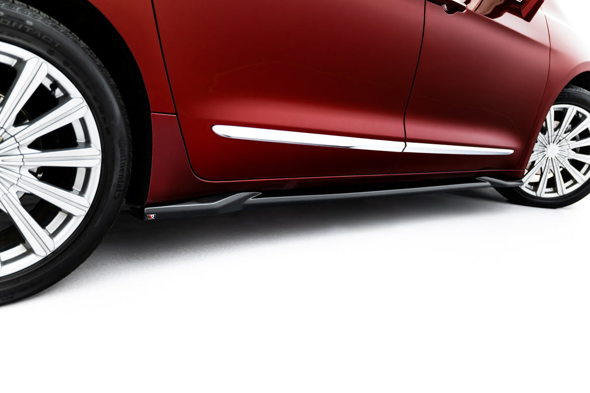 Nærbilde av sideskjørt V.2 i ABS-plast for Chrysler Pacifica MK2 med strukturert overflate