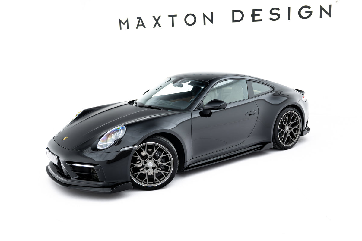 Maxton sideskjørt diffusorer montert på Porsche 911 Carrera Sport Design 992 i nærbilde