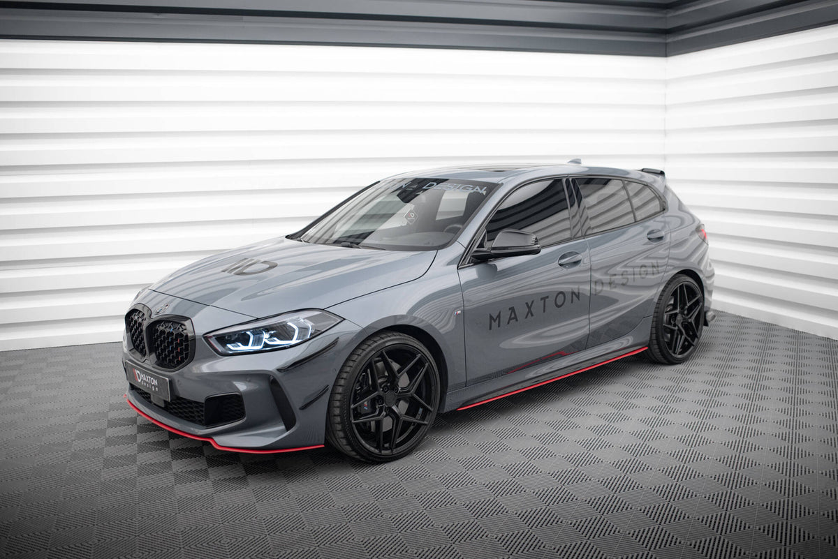 Sideskjørt V.2 montert på BMW 128Ti F40 – tre-kvart frontvinkel