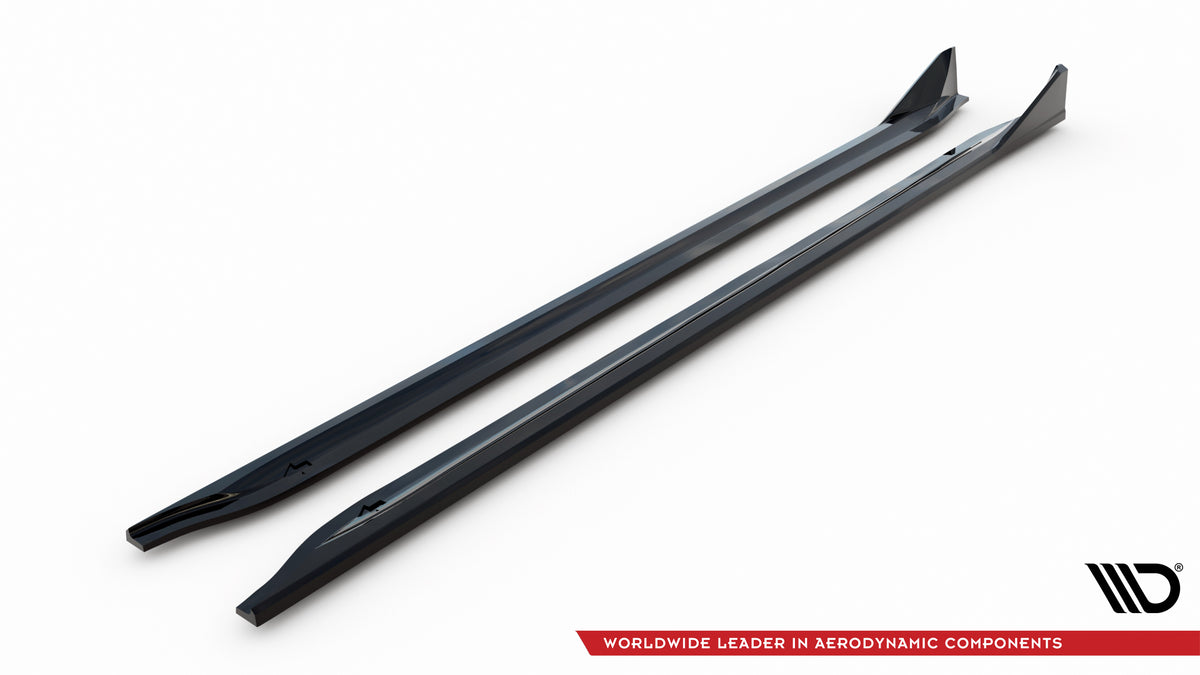 Oversiktsbilde av sideskjørt V.3 CSL Look for BMW M3 G80 med stripe