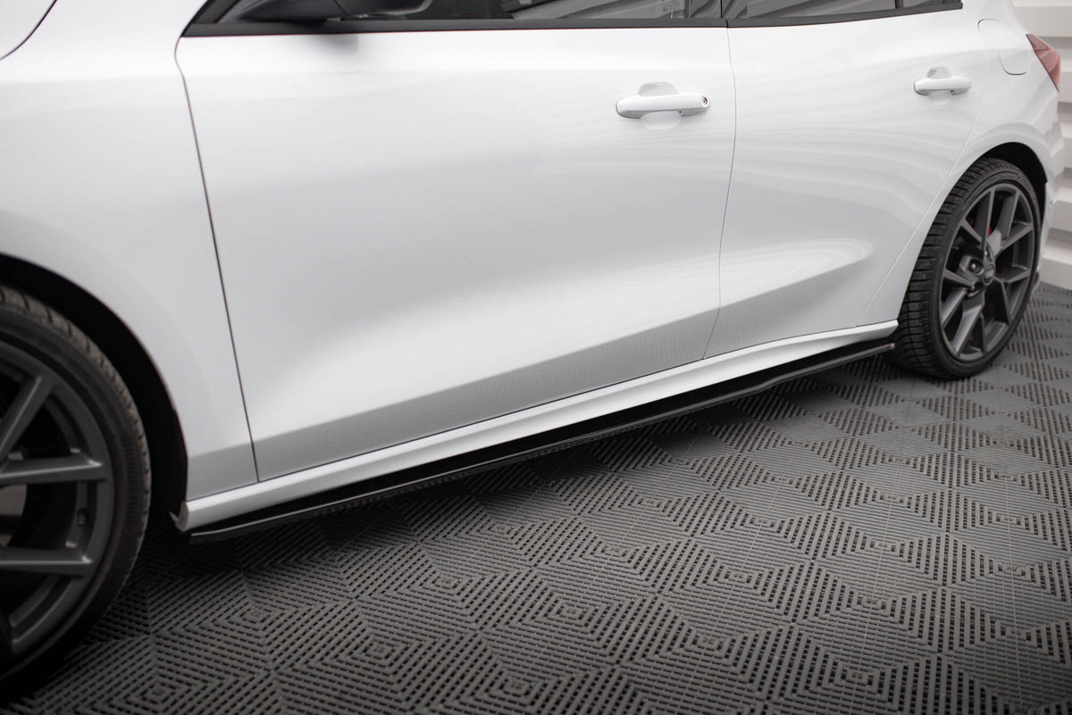 Sideskjørt diffusers V.3 i blank sort til Ford Focus ST Mk4 Facelift