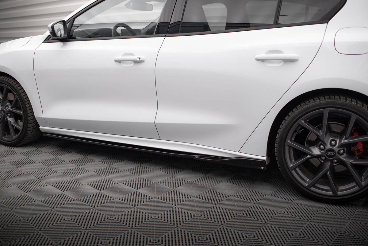 Maxton Design sideskjørt diffusers montert på Ford Focus ST Mk4