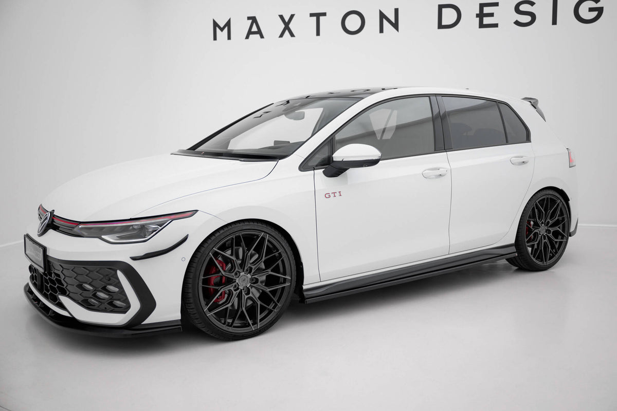 Sideskjørt-forlenger V.4 for VW Golf 8 GTI Clubsport / GTI sett rett fra siden