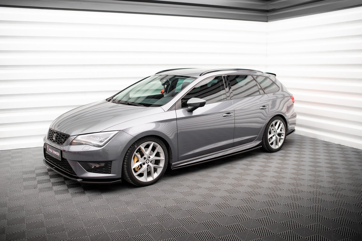 Maxton sideskjørt diffusor montert på Seat Leon Facelift, vist fra sidevinkel