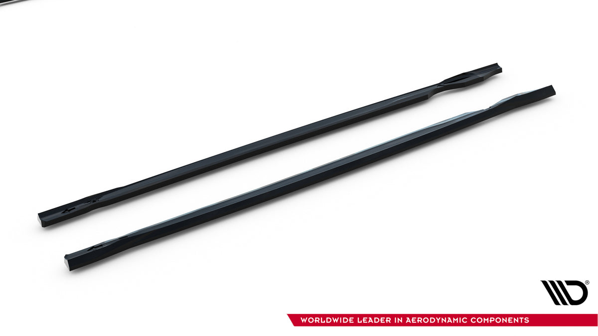Sidepanel V.5 til VW Golf 8 R Facelift – nærbilde av overflaten med blank svart finish