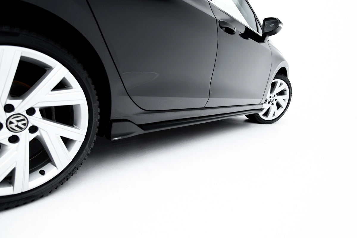 Sideskjørt diffusers montert på Volkswagen Golf Variant Mk8 Facelift