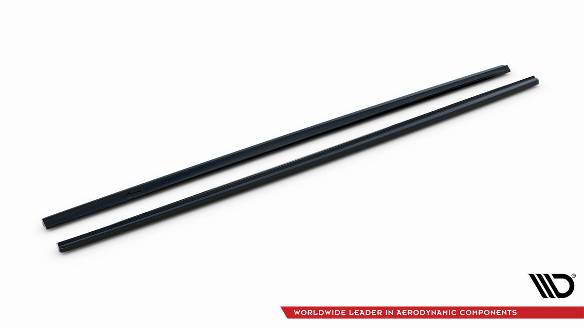 Par med sideskjørt-diffusorer for VW Passat B7 lagt ut på flatt underlag