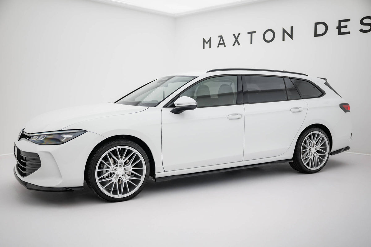 Sideskjørt montert på Volkswagen Passat B9, vist fra skrå vinkel