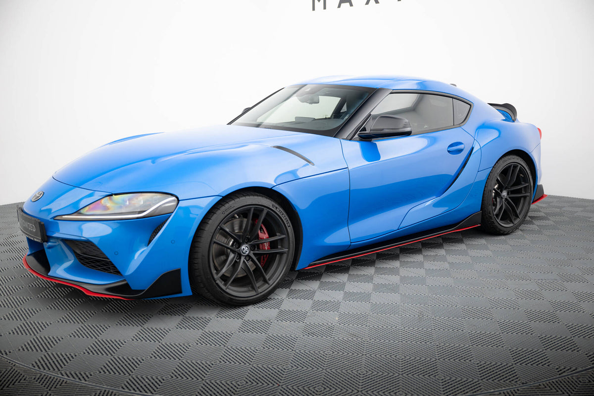 Sideskjørt V.2 Toyota Supra A90 nærbilde av ABS-finish
