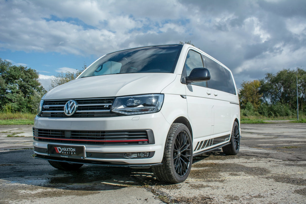 M-Maxton sideskjørt VW T6 vist med rød stripe-alternativ