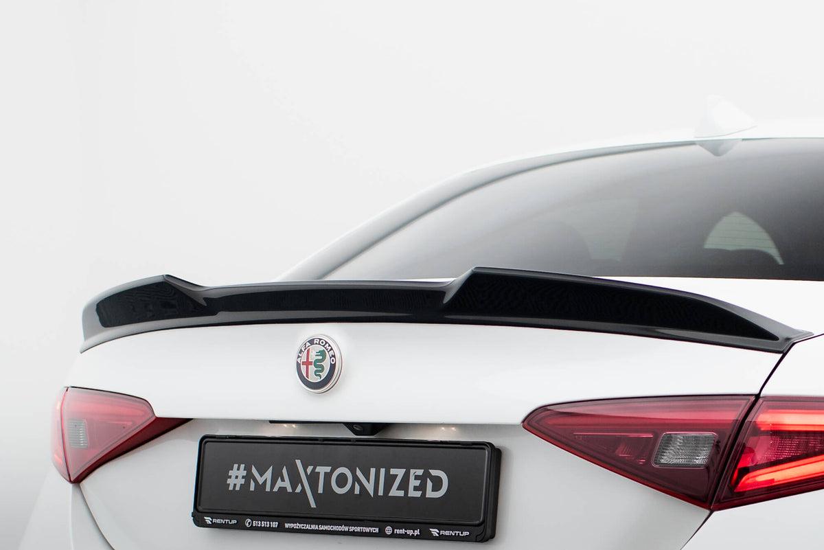 Spoiler Cap 3D til Alfa Romeo Giulia fra Maxton Design, sett ovenfra