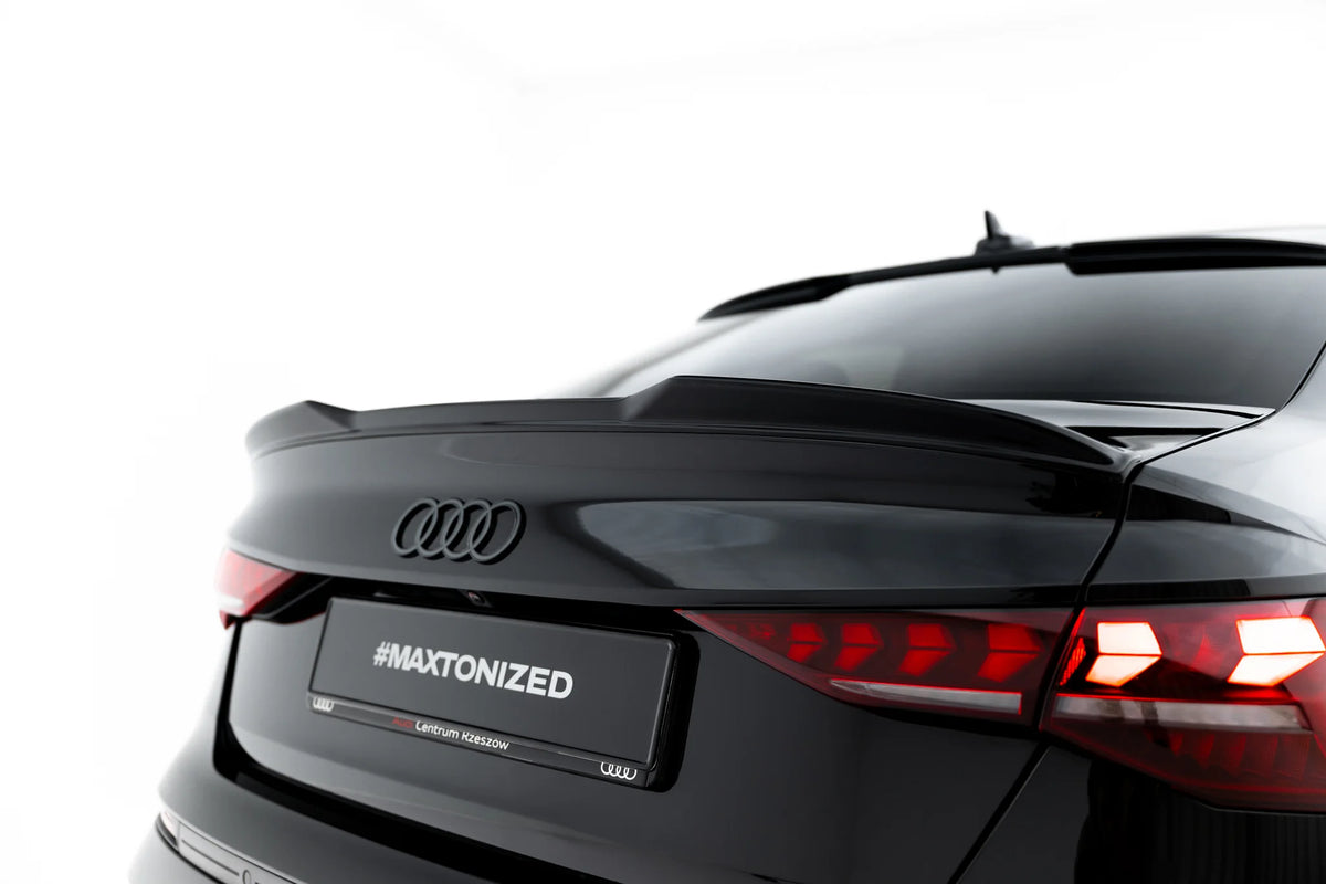 Tredimensjonal spoilerlepp i Gloss Black for Audi A3 Sedan Facelift