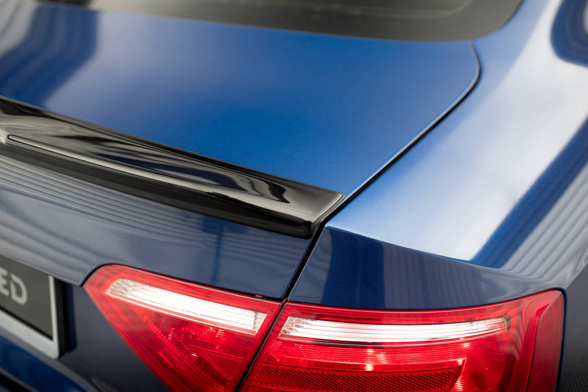 Nærbilde av 3D-profilen på spoiler cap til Audi A5 8T