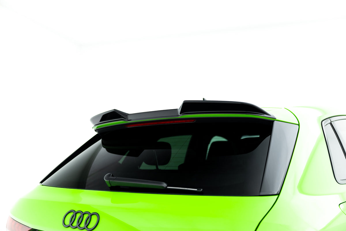 Blank sort spoiler cap til Audi RS3 Sportback 8Y Facelift vist i profil