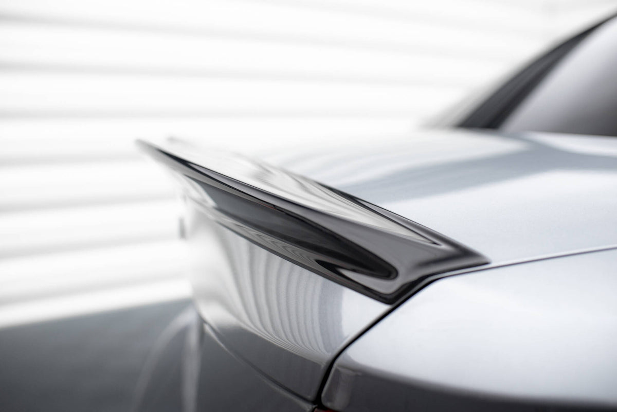 BMW E82 M-Pakke med Maxton Design 3D spoiler cap sett fra siden