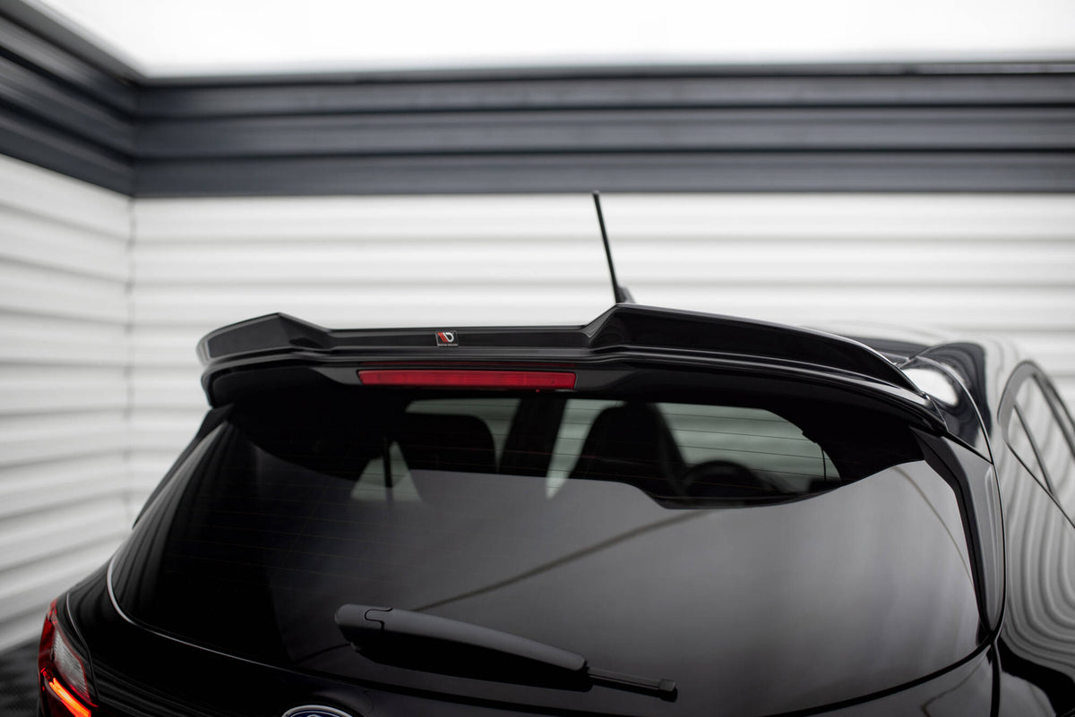 Spoiler cap 3D til Ford Fiesta ST MK8 sett skrått bakfra i strukturert sort finish