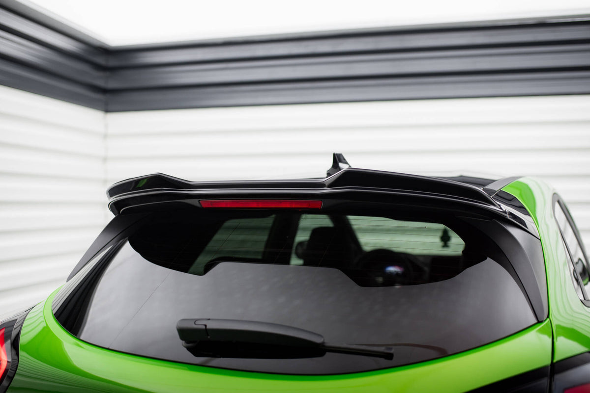 Spoiler Cap 3D til Ford Puma ST MK1 sett bakfra i blank svart finish