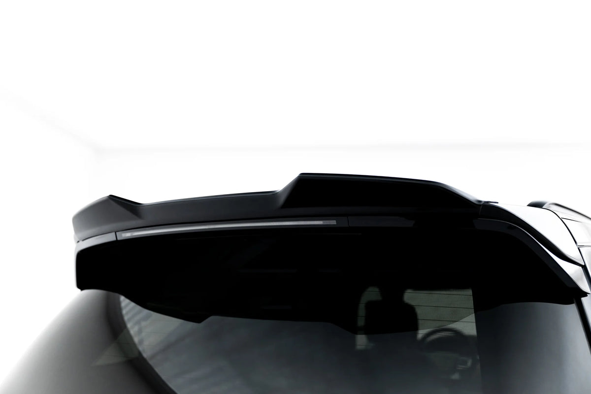 Blank sort ABS spoiler cap som fremhever hekken på Land Rover Discovery Mk5 Facelift