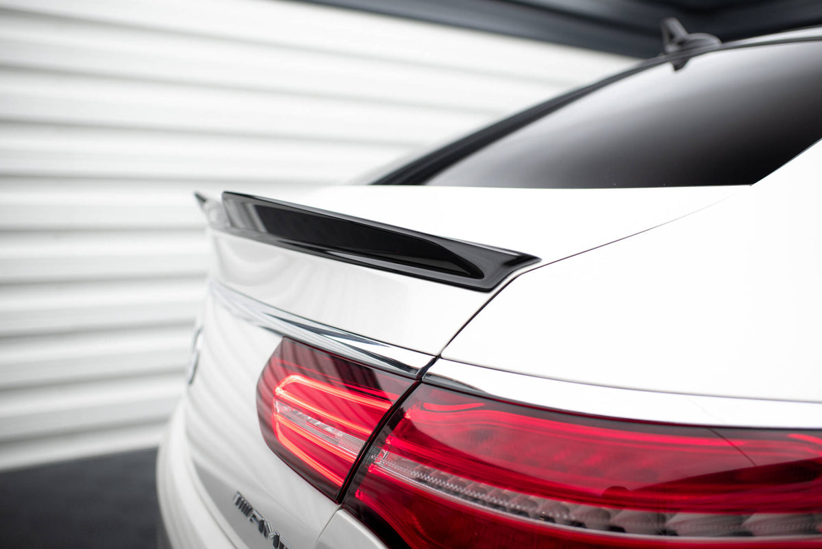 Maxton Design spoilerforlenger montert på Mercedes GLE 43 AMG Coupe C292, skrå vinkel