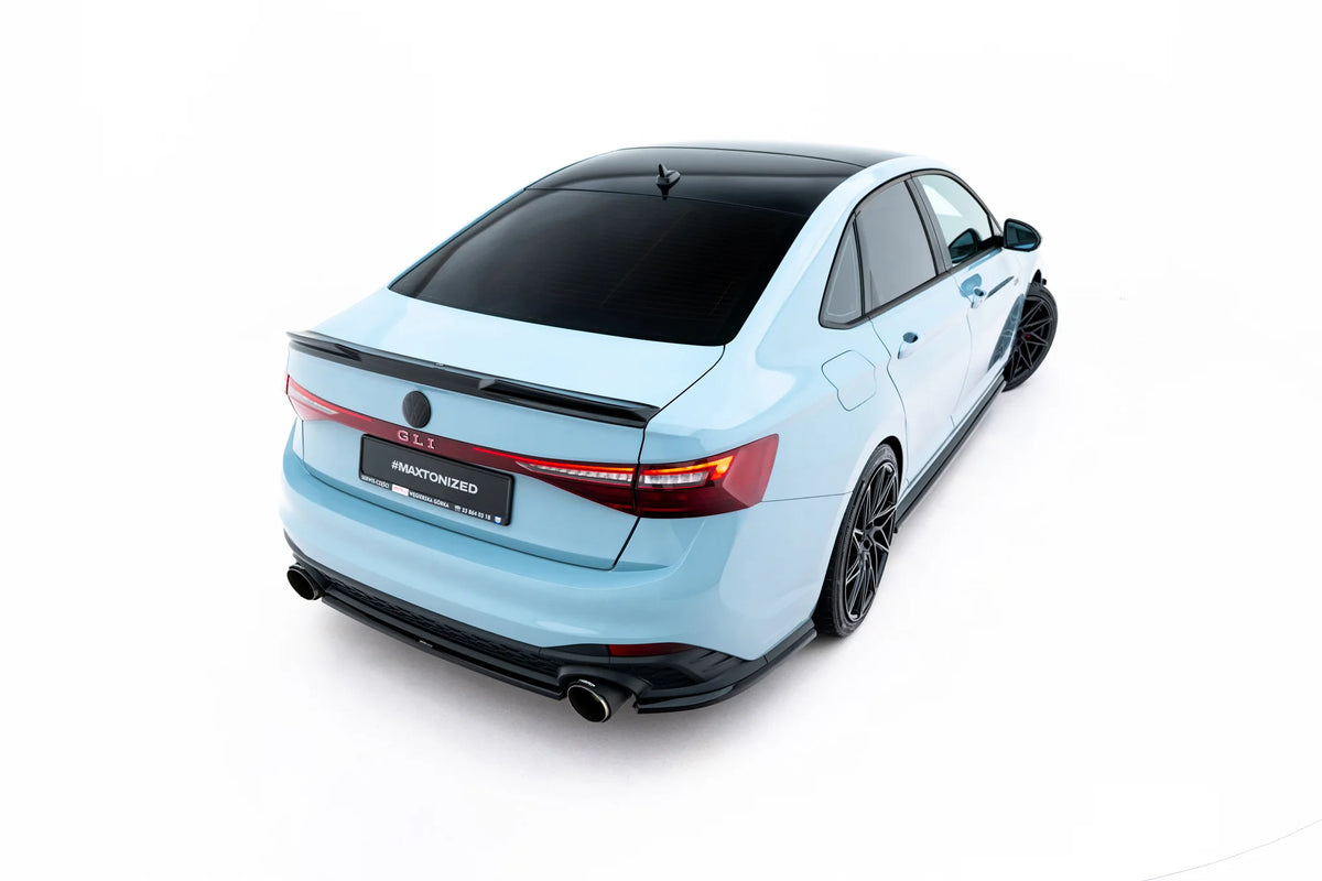 Spoiler Cap 3D i blank sort ABS montert på Volkswagen Jetta GLI Mk7 Facelift 2