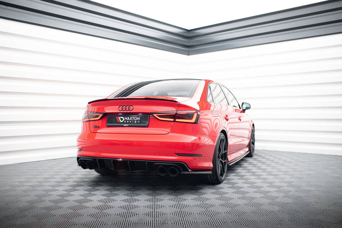 Maxton Design spoilerforlenger for Audi S3 Sedan 8V i nærbilde av kanten