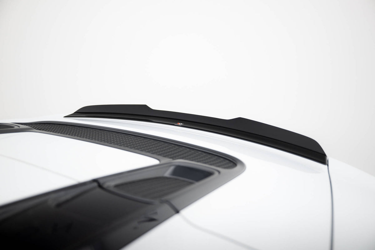 Nærbilde av teksturert sort overflate på spoiler cap for Audi R8 Spyder Mk2