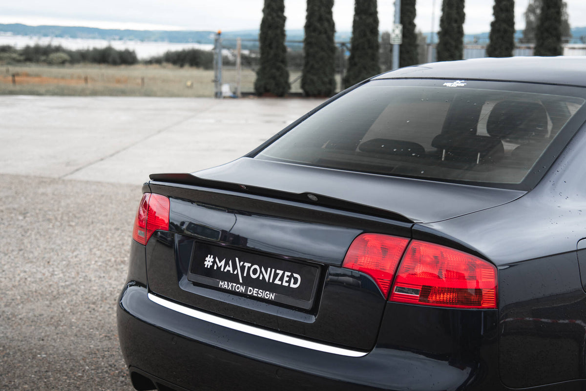 Maxton Design spoilerforlenger for Audi RS4 B7 montert på bakluke