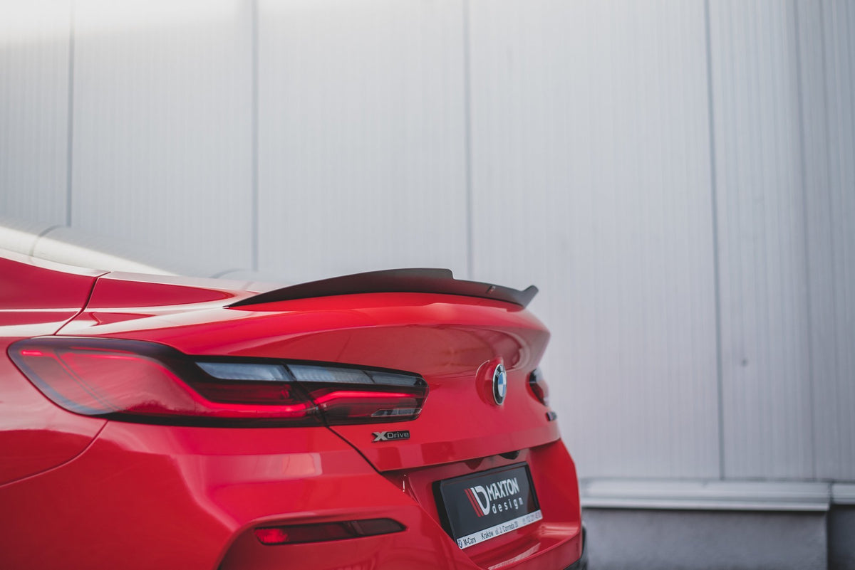 Nærbilde av Maxton frontspoiler BMW 8-Serie G15 M-Pakke detalj finish