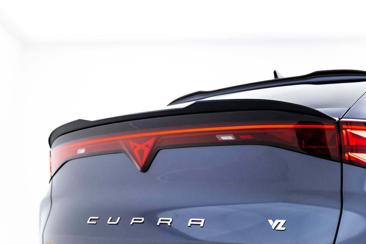 Blank sort spoilerkappe til Cupra Tavascan Mk1 med 3M-tape