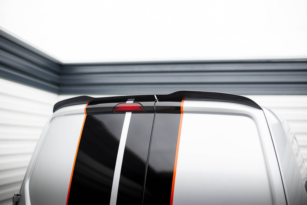 Spoiler cap til Ford Transit Courier MK1 sett ovenfra i sort finish