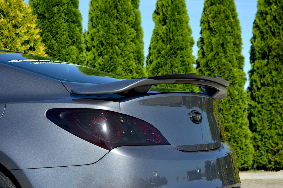 Spoilerforlenger for Genesis Coupe MK1 vist fra skrå vinkel