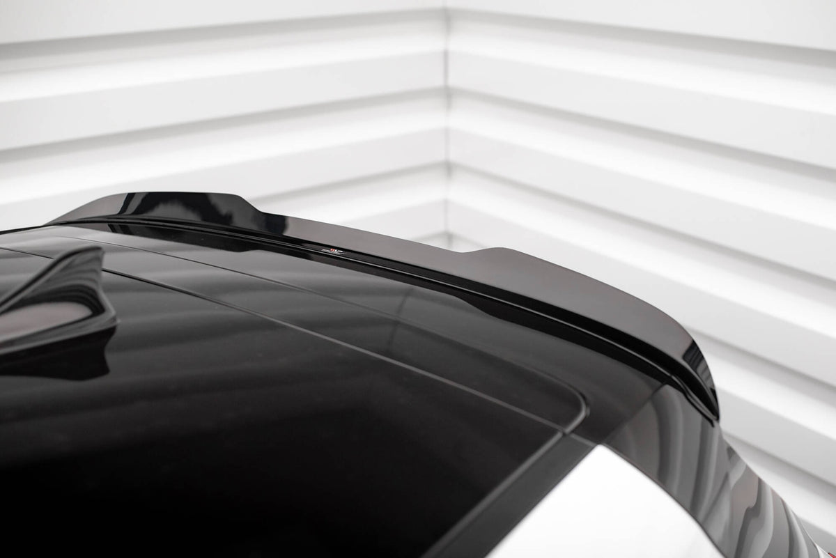 Spoilerforlenger for Kia Ceed GT MK3 i nærbilde av overflaten