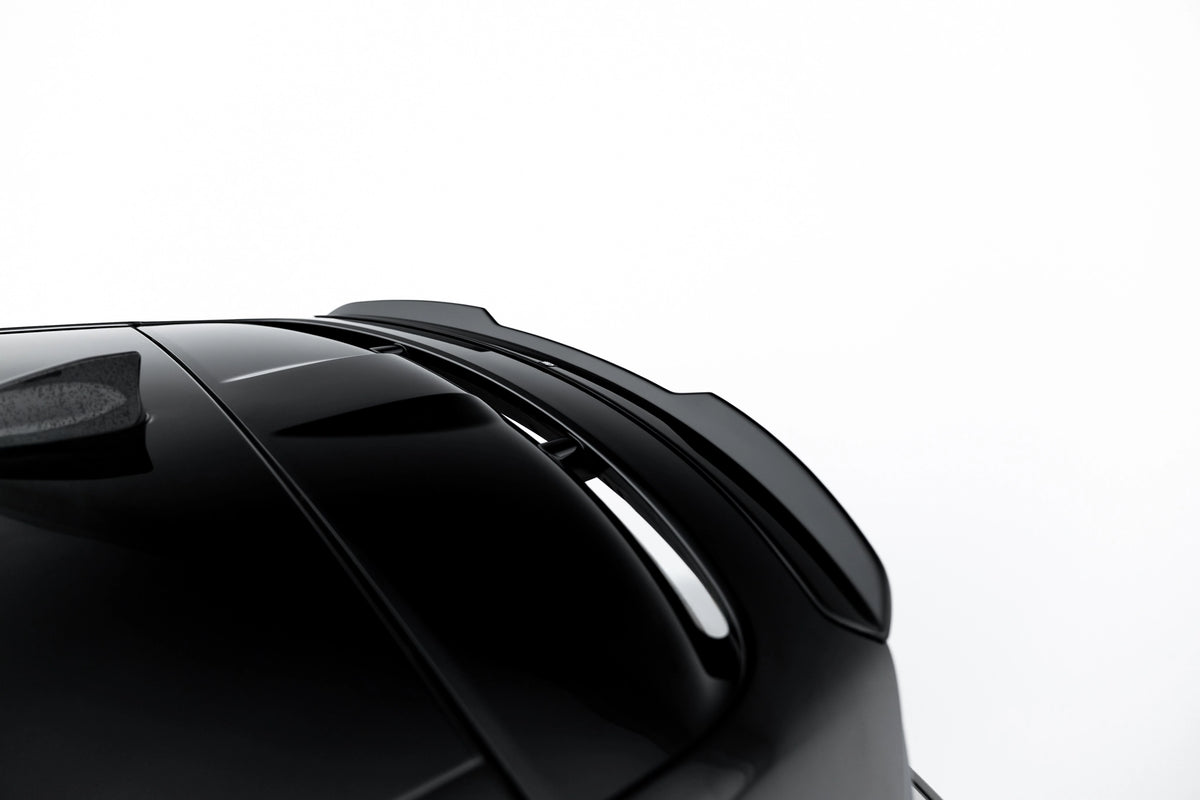 Nærbilde av spoiler cap til Range Rover Sport Mk2 Facelift i Gloss Black