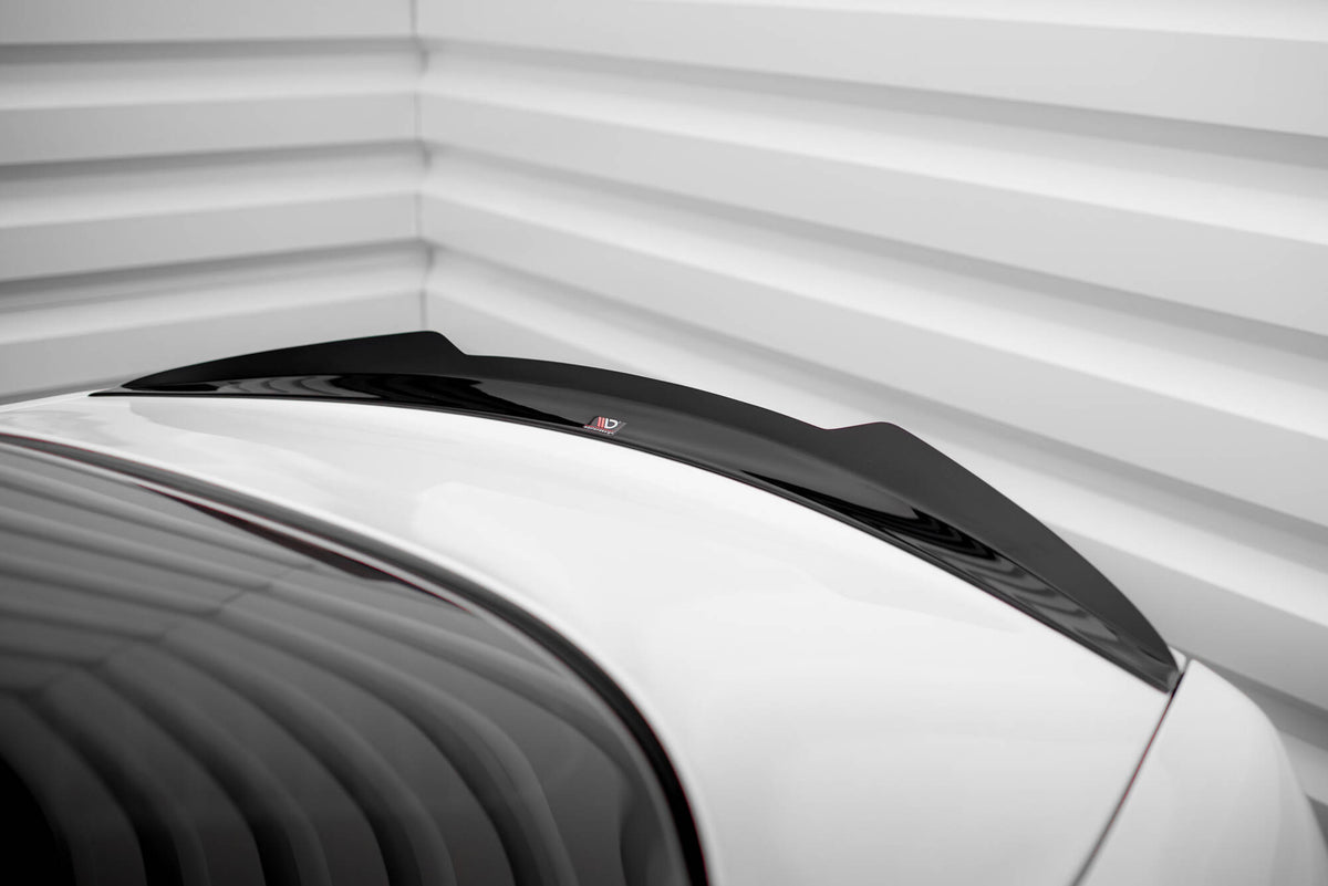Nærbilde av spoiler cap i blank svart ABS-plast for Maserati Granturismo S Mk1