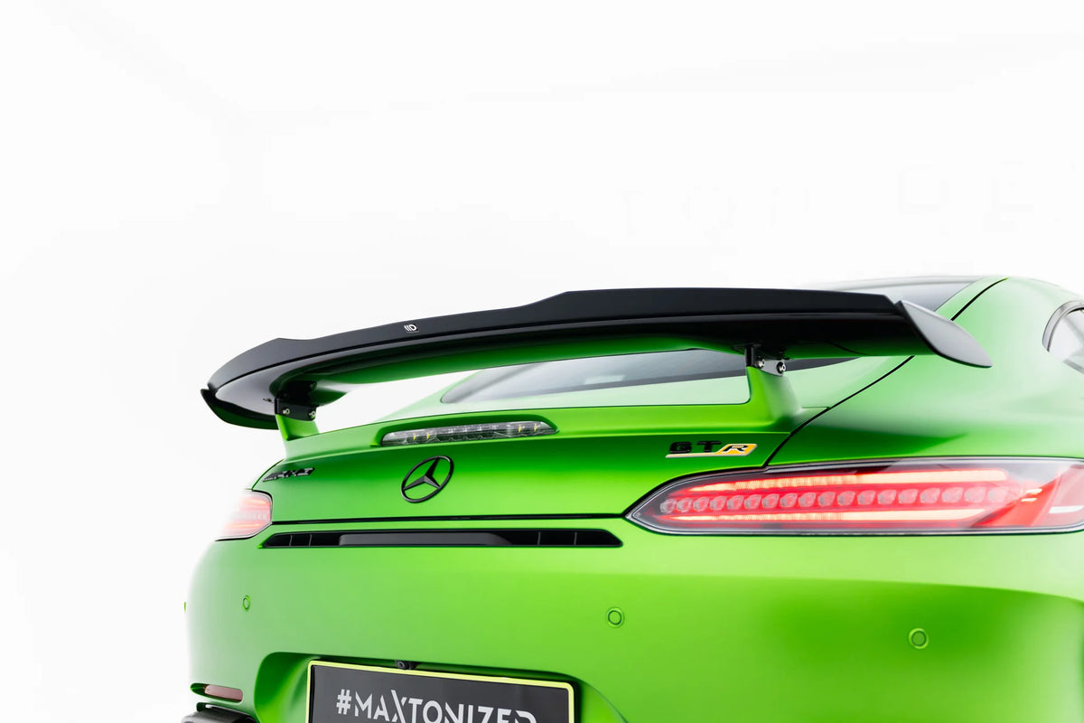 Nærbilde av Maxton Design spoiler cap til Mercedes-AMG GT R C190 Facelift