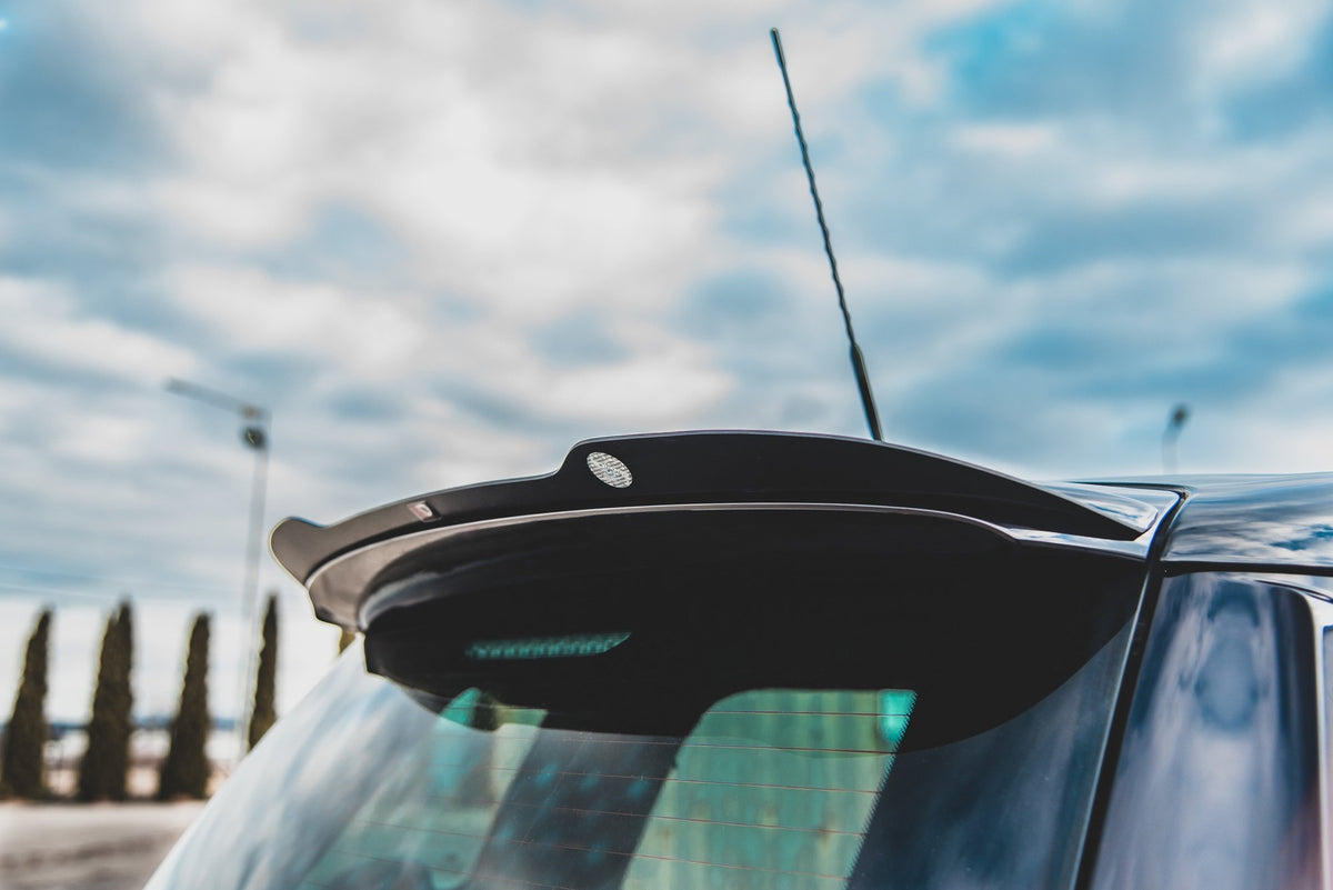 Spoiler cap til Mini Countryman R60 vist ovenfra med synlig 3M-tape