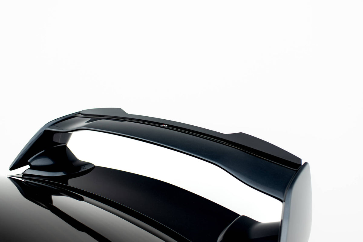 Spoiler cap montert på hekkspoiler til Subaru Impreza WRX STI, skrå vinkel