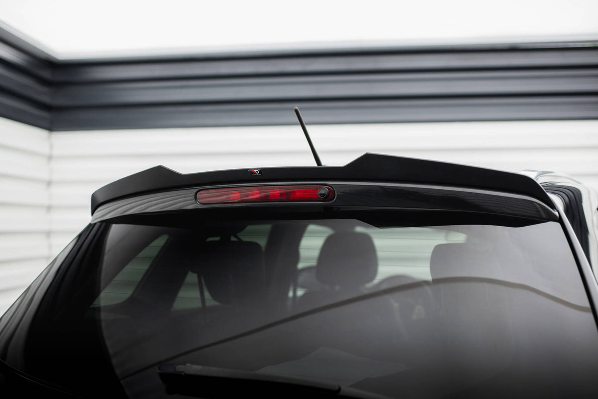 Spoiler cap til Suzuki Vitara S MK2 i blank svart, sett bakfra