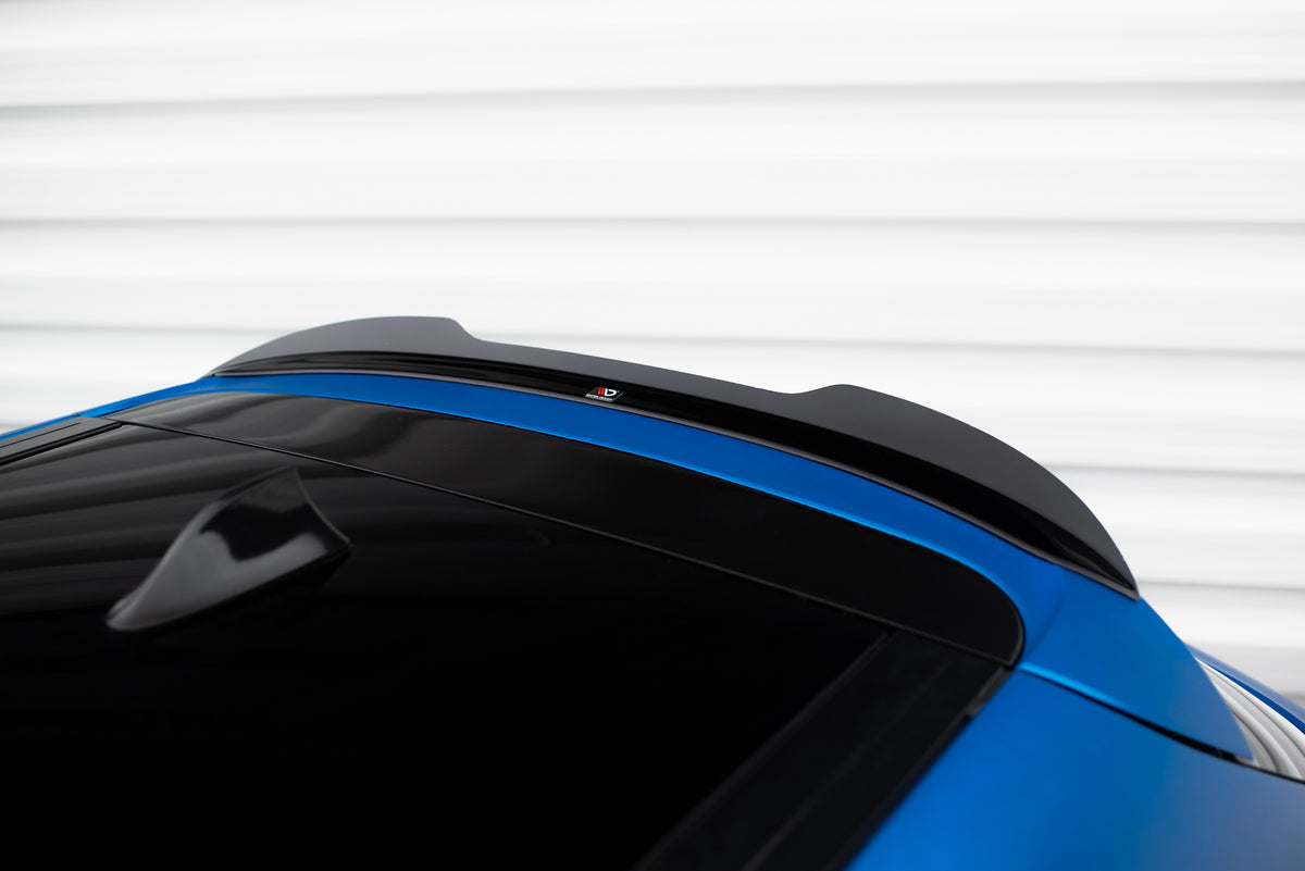 Maxton Design takspoiler-forlenger montert på Alfa Romeo Giulietta bakfra