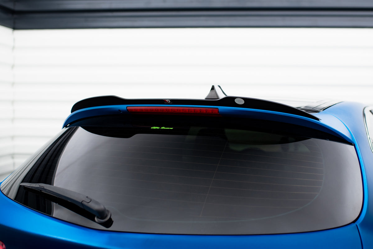 Spoiler Cap V.2 til Alfa Romeo Giulietta sett ovenfra i sort ABS-plast