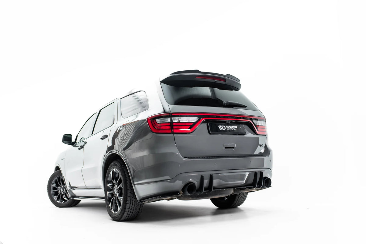 Spoiler Cap montert på hekklokket til Dodge Durango Facelift RT Mk3