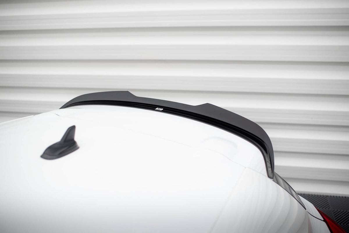 Maxton spoiler cap montert på VW Scirocco Facelift, skrå vinkel bakfra