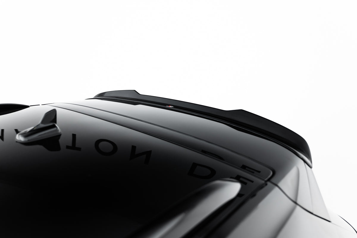 Nærbilde av spoiler cap montert på hekken til VW Touareg Mk3 Facelift