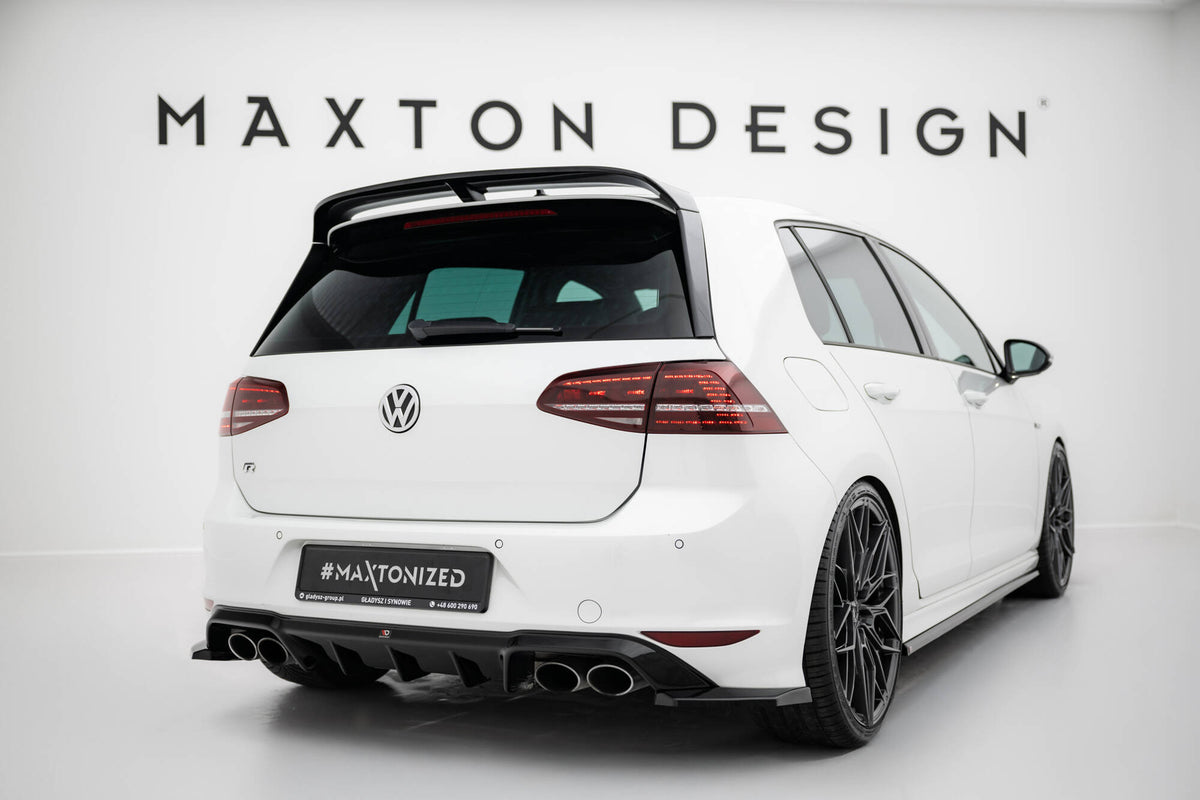 Spoiler montert på VW Golf GTI MK7 i skrå vinkel bakfra