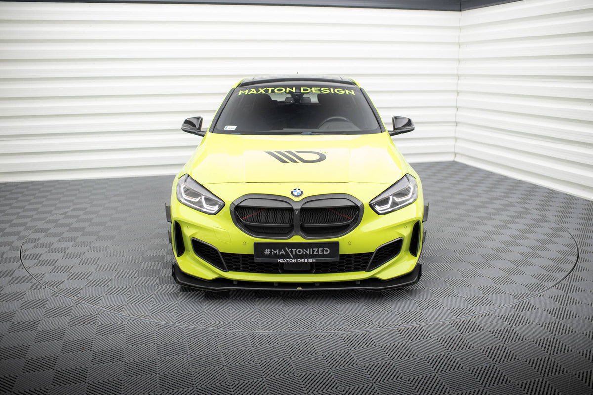 Street Pro frontsplitter med flaps montert på BMW M135i F40