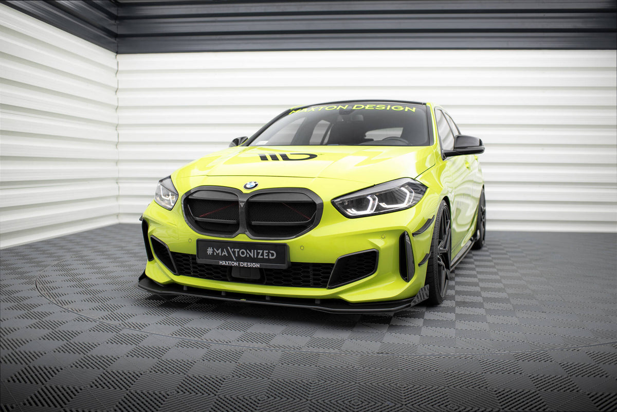 Frontsplitter i matt sort ABS-plast til BMW 1-serie F40 sett forfra