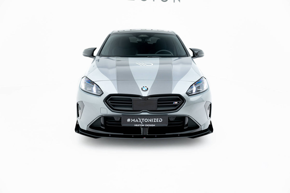Underside av frontsplitter til BMW M135i F70 med festepunkter