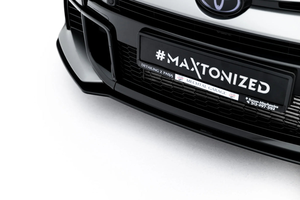 Frontsplitter til GR Yaris Mk4 Facelift sett fra siden med matt finish